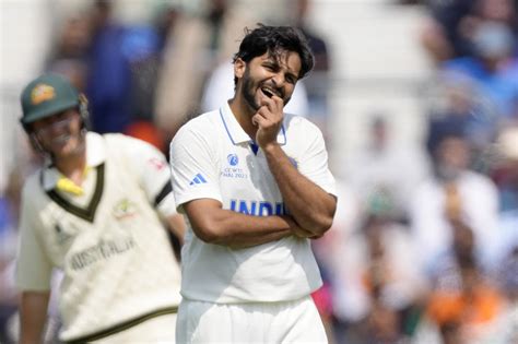 Shardul Thakur reacts in the field | ESPNcricinfo.com