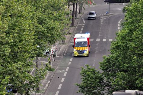 Accident De La Route Percut Par Une Voiture Un Homme Est Mort Avant