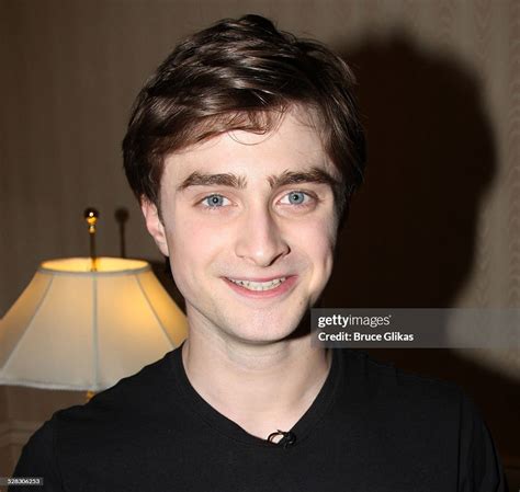 Daniel Radcliffe Poses As He Recieves His 2009 Audience