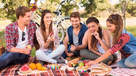 Efem Rides D A Del Amigo Con Derechos Por Qu Se Celebra El De