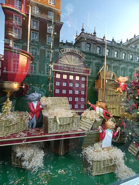 vitrine Fortnum and Mason Hélène Cannes Flickr