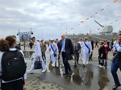 A Civitavecchia La Giornata Della Marina Crosetto Grazie Alla Difesa