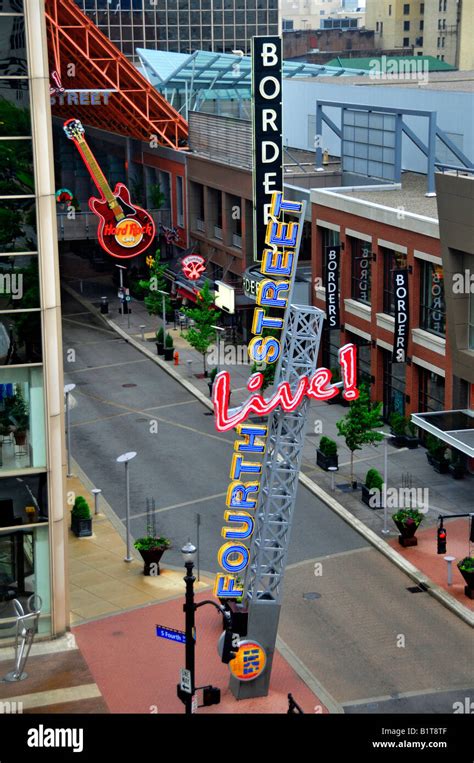 Fourth Street Live Restaurant And Entertainment District Downtown Louisville Kentucky Ky Stock