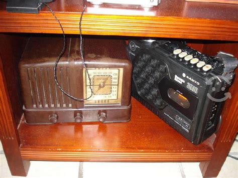 Radio De Bulbos Rca Victor Y Radio Sanyo En Atoyac Jalisco