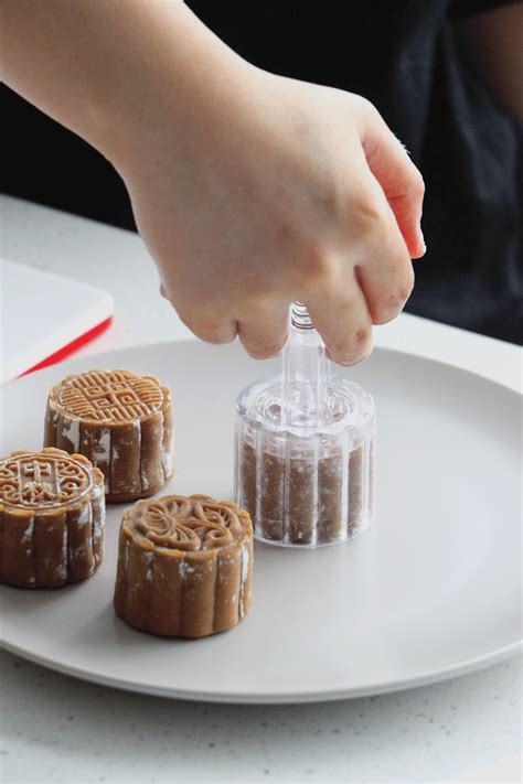 10 Tips on Making Homemade Mooncakes with Your Kids for a Mess-Free, F ...