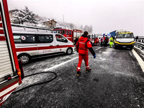 Il Video E Le Foto Del Maxi Tamponamento Sull A Torino Bardonecchia