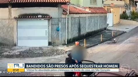 Vídeo Polícia prende bandidos que sequestraram homem usando máscaras