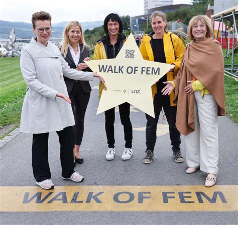 Sterne für wichtige Linzerinnen Walk of Fem feierlich eröffnet