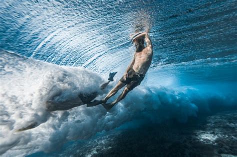 Best Surfing Photographer in Tahiti - Tim McKenna - Mirrorless How