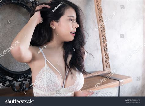 Sexy Beautiful Asian Woman Lingerie Using Foto Stock 794096455 Shutterstock