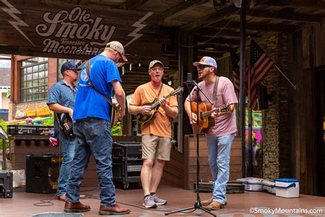 Everything You Need To Know About The Pigeon Forge Bluegrass Festival