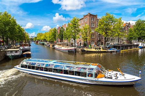 Canal Cruise in Amsterdam - The Ultimate Guide for 2023