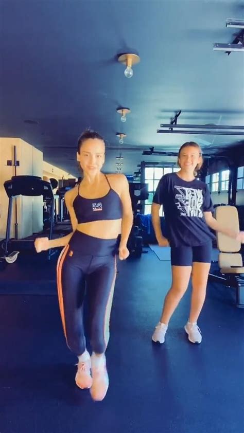 Jessica Alba And Honor Warren Tiktok Video Jessica Alba Workout