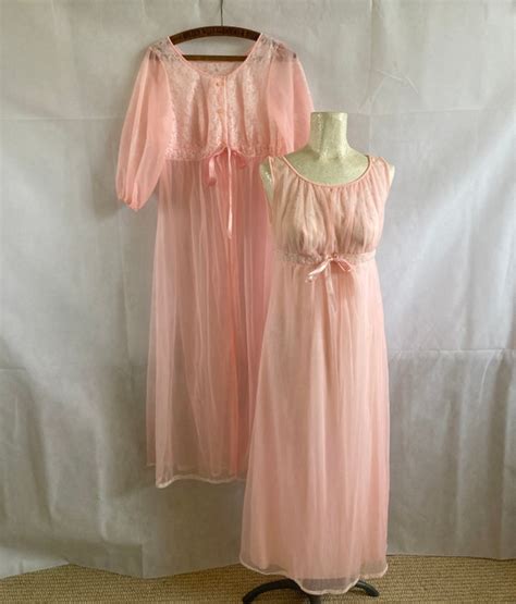 Vintage Miss Elaine Sheer Pink Chiffon Peignoir Night… Gem