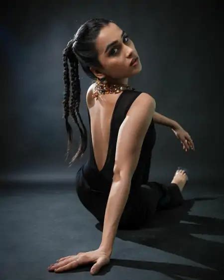 Anushka Kaushik Latest Hot Pics And Photo