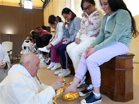 Pope Washes Feet Of 12 Women Inmates At Rome Prison From Wheelchair