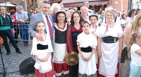 Nemi Alla Sagra Delle Fragole Anche Francesca Trenta Sorella Del