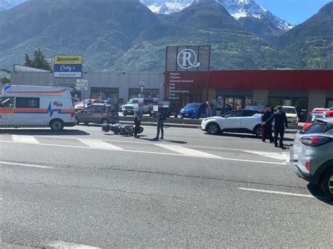 S Christophe Incidente Sulla Statale Scontro Fra Scooter E Furgone