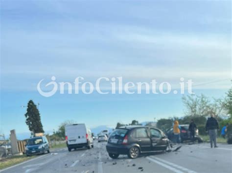 Capaccio Incidente Sulla Statale Coinvolte Tre Mezzi Coinvolti