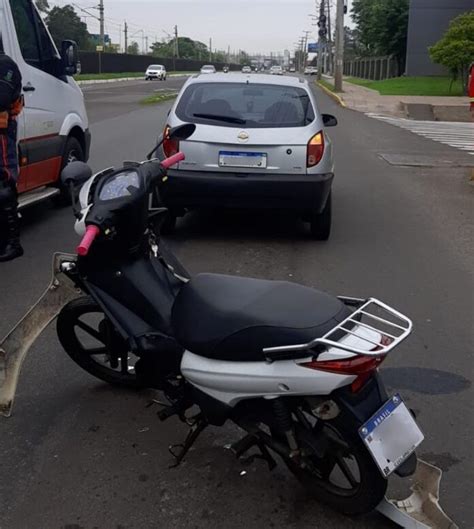 Canoas Motociclista Atendido Pelo Samu Ap S Acidente Celta