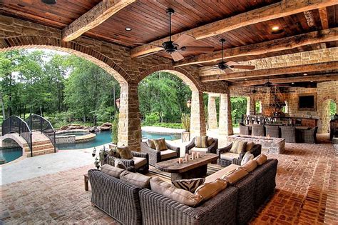 34 Incredible Barndominium Interiors