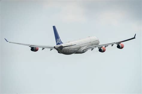 Airbus A340-300 takeoff editorial stock photo. Image of airport - 113559928