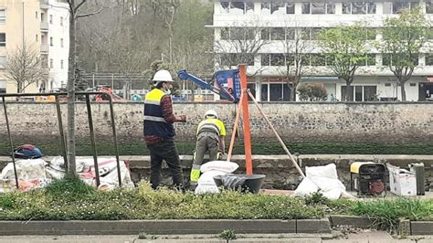 Sacan Del Urumea M S De Siete Toneladas De Restos De Reformas Del Hogar