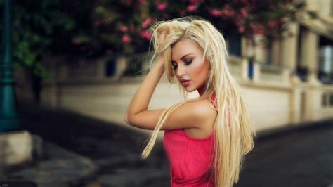 Tapety twarz kobiety Model portret blond głębia pola długie