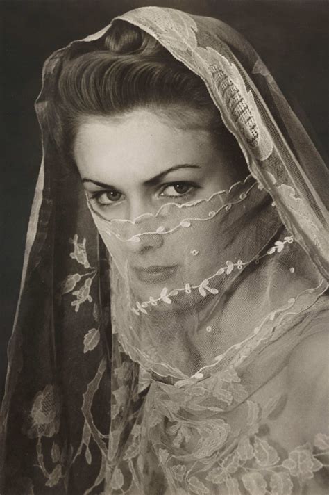 20 Vintage Photos Of Beautiful Women In Veils Vintage Veils Vintage