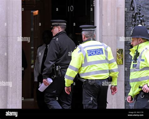 Police Enter Number 10 Downing Street London Following A Cabinet Meeting Wednesday 11 03 2020