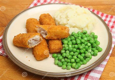 Fish Fingers Dinner Stock Image Image Of Potatoes Plate 33622867