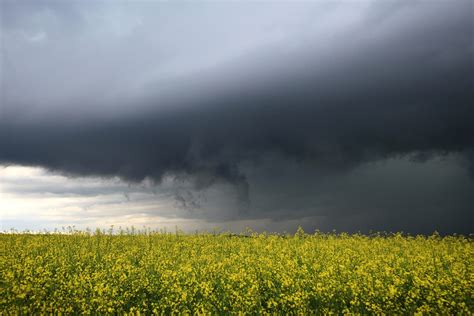 Gewitterwarnung für NRW Hagel Sturmböen und Tornados drohen