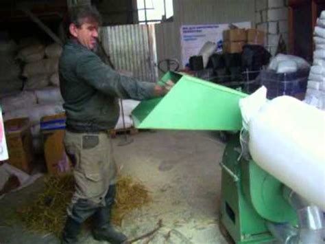 Молотковая дробилка сена и соломы ,опилок и прочей биомассы - YouTube