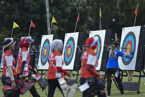 LATIHAN PANAHAN ANTARA Foto