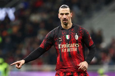 Corsport Ibrahimovic Intends To Renew And Continue Playing For Milan