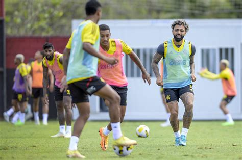 Seis Desfalques Flamengo Treina Jovens Da BaseJogada 10