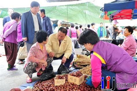 군위군 추석명절 전통시장 장보기 행사 개최 국제i저널