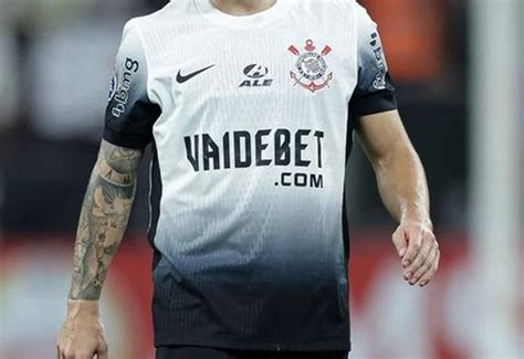 Corinthians se pronuncia sobre contrato de patrocínio master entenda SBT