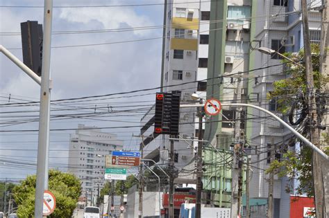 Semáforos Apresentam Instabilidade Devido Queda De Energia Alerta Sttu