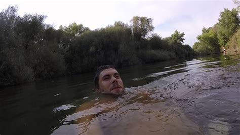 Bañándose En El Río Manzanares Con Gopro Youtube