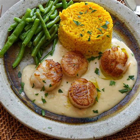 Seared Scallops With Lobster Brandy Sauce