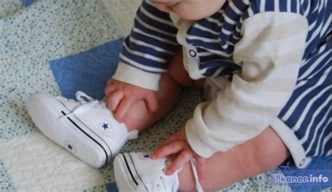 Когда ребенку покупать первую обувь: как правильно выбрать первые ...