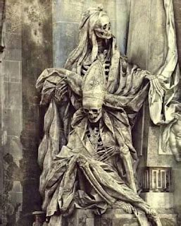 La Escultura Del Trono De Lucifer En El Vaticano Y Otros Diablos