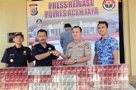 Polisi Aceh Jaya Sita Ratusan Bungkus Rokok Ilegal ANTARA News Aceh