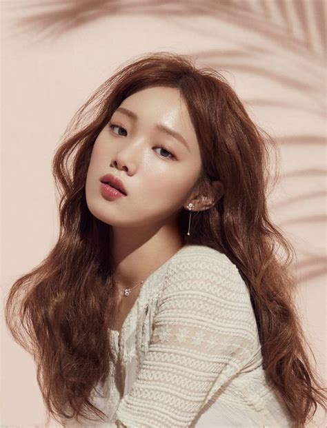 Lee Sung Kyung