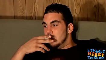 El matón heterosexual Spade habla con su amigo y se masturba XVIDEOS