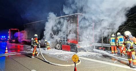 Sattelauflieger Auf Der Autobahn A92 Brannte