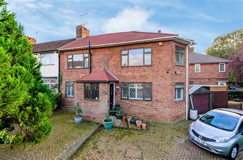 3 Bed End Terrace House For Sale In Dunkery Road London Se9 Zoopla