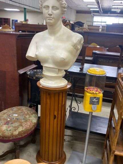 Hollow Composition Bust With Pedestal Dixons Auction At Crumpton