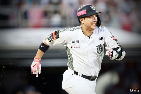 Kt 위즈 황재균 Kbo 6월 월간 Mvp 후보 올라